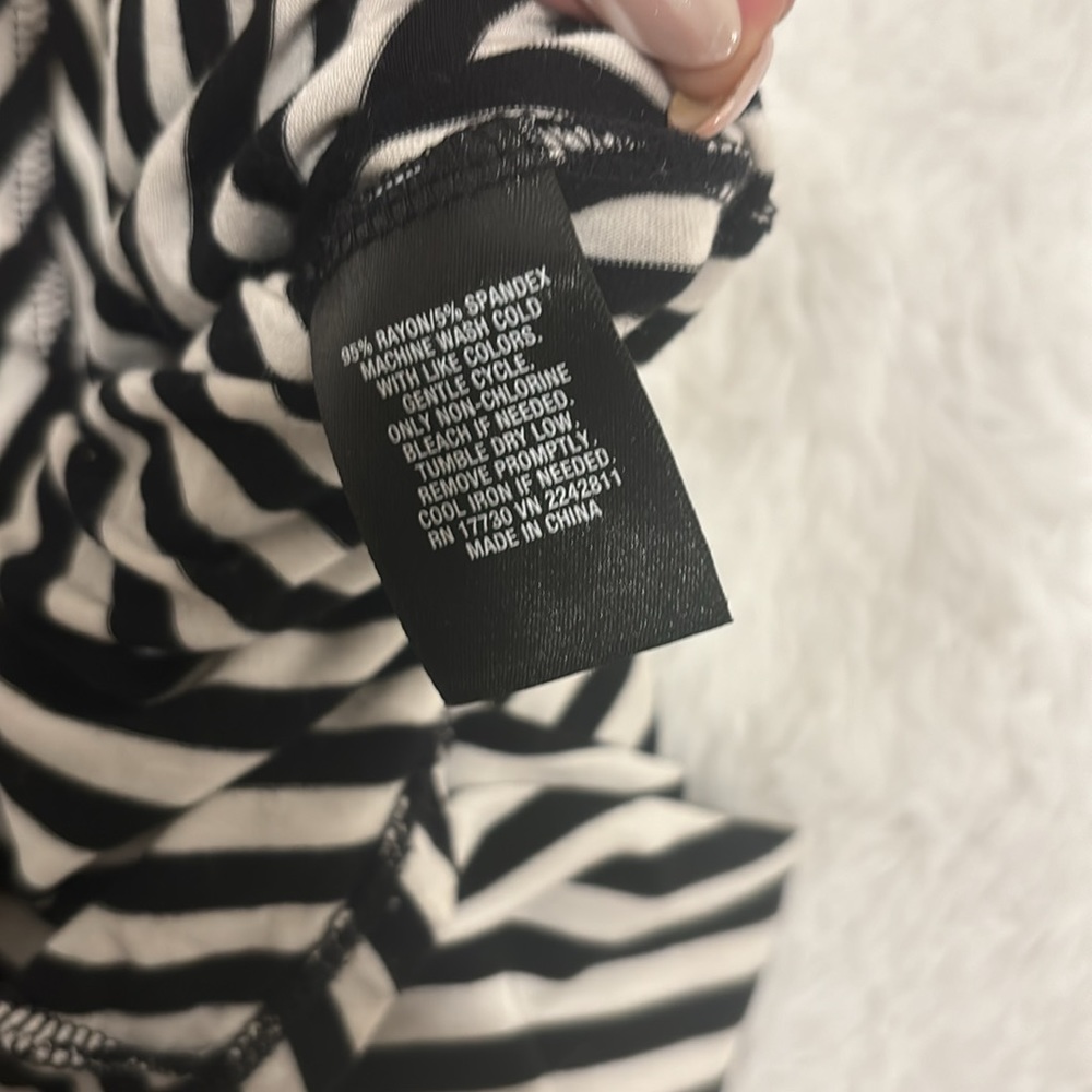 Black and White Maxi Dress, Vacation Dress - Picture 5 of 6